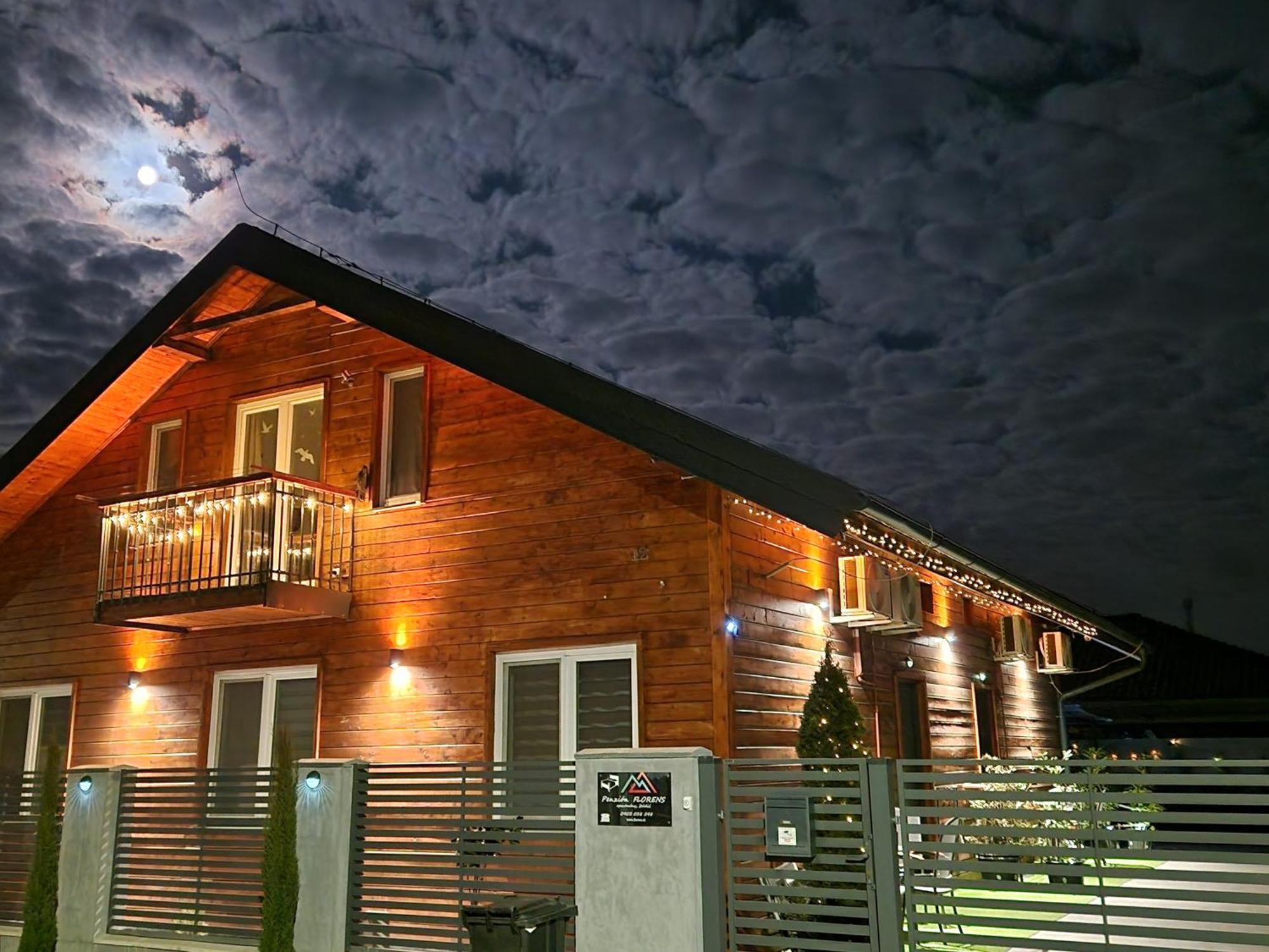 Penzion Florens, Nesvady Екстериор снимка